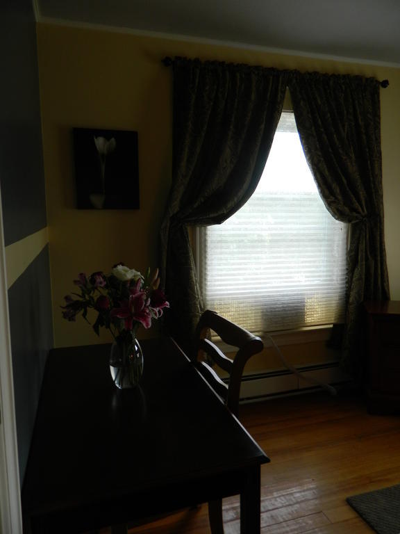The Queen Of The Catskills B&B Stamford Room photo