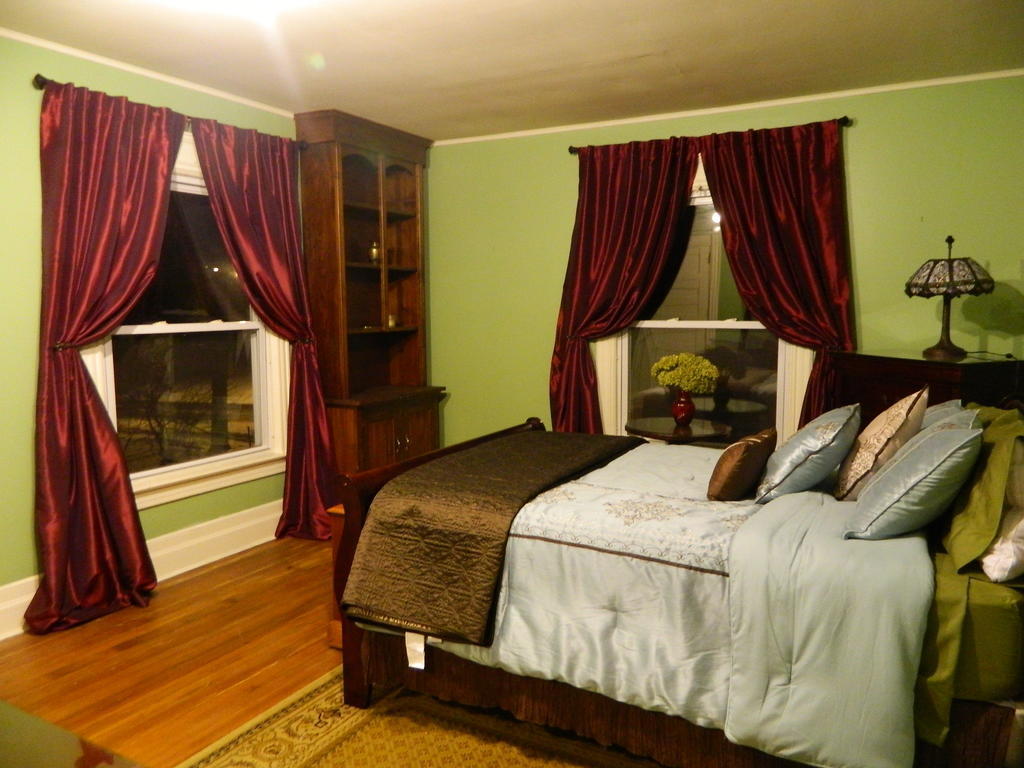 The Queen Of The Catskills B&B Stamford Room photo
